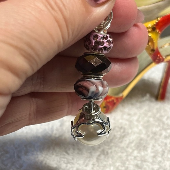 Purple and silver with silver star themed glass pearl wrapped pendant - Picture 3 of 9